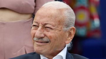 رحل يوم عرسه.. طارق الشناوى ينعى المخرج الجزائرى محمد الأخضر رحل يوم عرسه.. طارق الشناوى ينعى المخرج الجزائرى محمد الأخضر