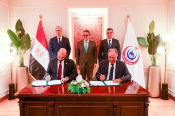 وزير الصحة يشهد توقيع بروتوكول مع فيليبس لدعم الصناعة المحلية وزير الصحة يشهد توقيع بروتوكول مع فيليبس لدعم الصناعة المحلية