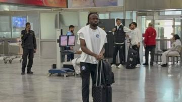 شاهد.. لاعبو بيراميدز في المطار قبل السفر لجنوب أفريقيا لمواجهة صن داونز شاهد.. لاعبو بيراميدز في المطار قبل السفر لجنوب أفريقيا لمواجهة صن داونز