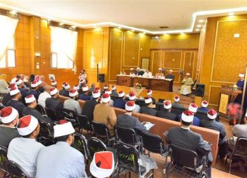محافظ أسيوط يلتقي وعاظ وواعظات الأزهر ويشيد بدورهم في تعزيز الوعي المجتمعي محافظ أسيوط يلتقي وعاظ وواعظات الأزهر ويشيد بدورهم في تعزيز الوعي المجتمعي
