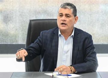 أوسكار رويز يكشف حقيقة تدخل مسؤولين في اختيارات الحكام أوسكار رويز يكشف حقيقة تدخل مسؤولين في اختيارات الحكام