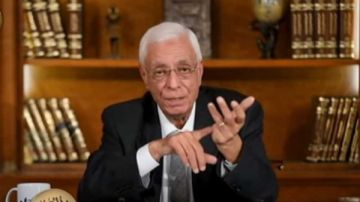 حسام موافى: الكورتيزون هرمون الحياة ونقصه يؤدى لتغير لون الجلد