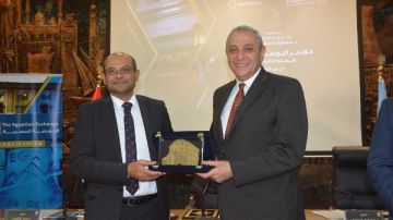 محافظ الغربية ورئيس البورصة المصرية يفتتحان الدورة الثانية عشرة لمؤتمر البورصة للتنمية تحت رعاية رئيس الوزراء