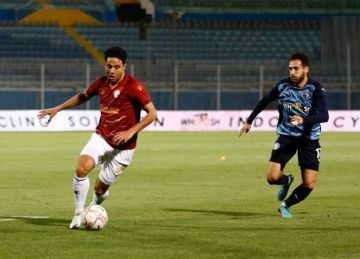 محمد إبراهيم يمنح البنك الأهلي التقدم على بيراميدز (فيديو) محمد إبراهيم يمنح البنك الأهلي التقدم على بيراميدز (فيديو)