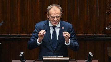 الكرملين يرد على اتهام بولندا بالتورط في حريق وارسو