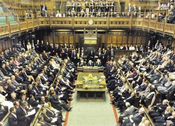 بين التقاليد والاستثمار.. الحكومة البريطانية تسعى لإجهاض أحلام أندية الدوري الإنجليزي