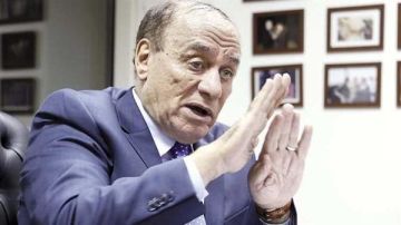 هل طلبت السعودية من مصر إنشاء قواعد عسكرية أمريكية في تيران وصنافير؟ سمير فرج يكشف