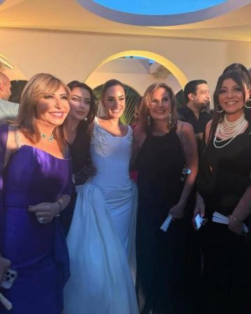 يسرا ومنى زكي ولميس الحديدي.. نجوم الفن والإعلام في حفل زفاف أمينة خليل