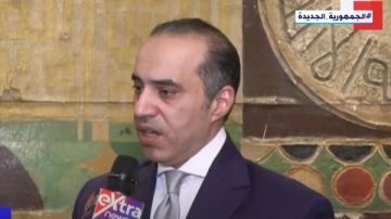 محمود فوزي: لم يفرض نظام انتخابي بعينه.. و3 مقترحات رفعت للرئيس دون تدخل محمود فوزي: لم يفرض نظام انتخابي بعينه.. و3 مقترحات رفعت للرئيس دون تدخل