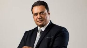 مراد مكرم يحذر من تسميم الكلاب والقطط بسبب الأمراض