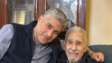 نجل الفنان عبد الرحمن أبو زهرة: مكالمة الرئيس السيسي لوالدي كانت مليئة بالمشاعر