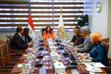 وزيرة التنمية المحلية تبحث مع الرئيس التنفيذي لهيئة فولبرايت مصر مجالات التعاون المشترك