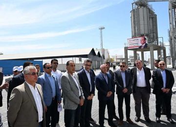 بطاقة تخزينية 100 ألف طن.. مدبولي يشهد افتتاح محطة الصب الجاف أقماح بميناء غرب بورسعيد بطاقة تخزينية 100 ألف طن.. مدبولي يشهد افتتاح محطة الصب الجاف أقماح بميناء غرب بورسعيد