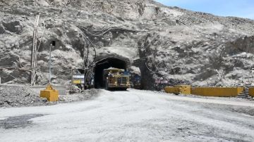 جولة رئيس الوزراء في منجم السكري استعراض عمليات التعدين.. وتوفير 20 من احتياجات الطاقة جولة رئيس الوزراء في منجم السكري استعراض عمليات التعدين.. وتوفير 20 من احتياجات الطاقة