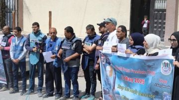 صحفيو غزة يحيون اليوم العالمي لحرية الصحافة صحفيو غزة يحيون اليوم العالمي لحرية الصحافة
