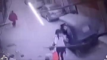 القصة الكاملة لخطف شخص لأطفال من والدتهم داخل توكتوك القصة الكاملة لخطف شخص لأطفال من والدتهم داخل توكتوك