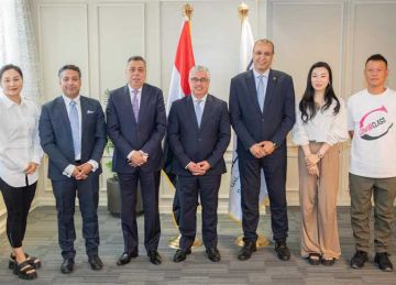 باستثمارات 7 ملايين دولار.. توقيع عقد مع شاوشين بيكي الصينية لإنتاج الملابس الجاهزة بالقنطرة الصناعية باستثمارات 7 ملايين دولار.. توقيع عقد مع شاوشين بيكي الصينية لإنتاج الملابس الجاهزة بالقنطرة الصناعية