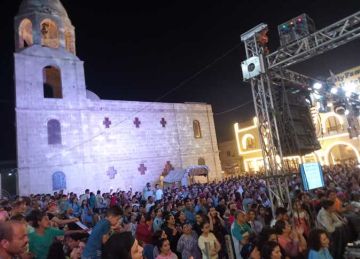 لليوم الثاني.. توافد الآلاف للمشاركة في احتفالات مولد العذراء بجبل الطير في المنيا