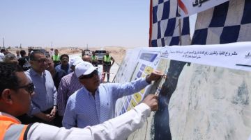 وزير الصناعة يفتتح مصنع متخصص في إنتاج الملابس الجاهزة بمحافظة المنيا