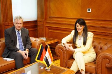 وزيرة التخطيط تبحث مع السفير الألماني بالقاهرة تعزيز العلاقات الاقتصادية المصرية الألمانية