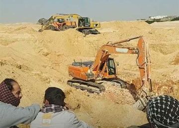 استخراج جثمان عامل سقط في بئر مياه جوفية بـ صحراء المنيا 