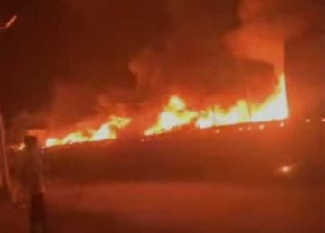 قوات الحماية تسيطر على حريق مصنع للمراتب بالمدينة الصناعية ببلطيم قوات الحماية تسيطر على حريق مصنع للمراتب بالمدينة الصناعية ببلطيم