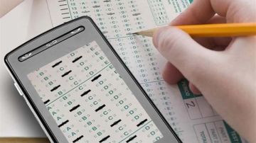 خبير تربوي يحذر: الغش في الامتحانات سيتم بالذكاء الاصطناعي بدلا من شاومينج