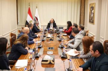 وزير قطاع الأعمال يبحث مع مجموعة شاهينلر القابضة التركية فرص التعاون والاستثمار