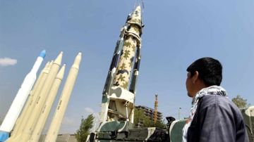 الحوثي يقصف قاعدة رامات ديفيد الجوية بصاروخ باليستي فرط صوتي