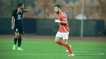 شوبير يوضح حقيقة معاقبة الأهلي لـ علي معلول شوبير يوضح حقيقة معاقبة الأهلي لـ علي معلول