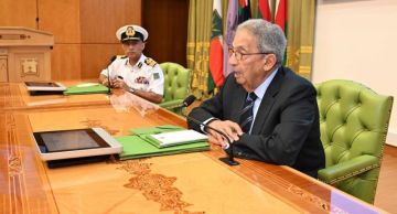 عمرو موسى من مسقط: التحديات الإقليمية تتطلب تحركا عربيا موحدا وشراكات إستراتيجية واعية عمرو موسى من مسقط: التحديات الإقليمية تتطلب تحركا عربيا موحدا وشراكات إستراتيجية واعية