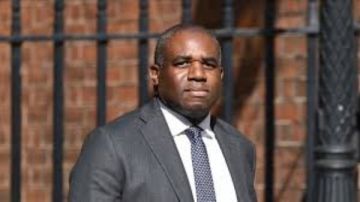 فضيحة .. وزير خارجية بريطانيا يتهرب من دفع أجرة تاكسي لسائق فرنسي تفاصيل