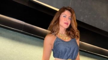 بالأزرق.. هيدي كرم تخطف الأنظار بإطلالة ناعمة