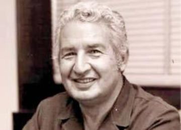 لأعالجك.. لماذا دعا عبدالناصر إحسان عبدالقدوس للغداء بعد سجنه؟ لأعالجك.. لماذا دعا عبدالناصر إحسان عبدالقدوس للغداء بعد سجنه؟