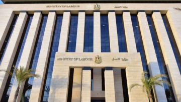 مجمع صحي بالسعودية يطلب أطباء مصريين براتب 12 ألف ريال شهريا