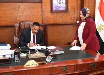 محافظ مطروح يتابع الإستعدادات النهائية لامتحانات الشهادة الإعدادية