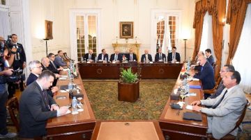 مصر وتونس والجزائر يعيدون تفعيل آلية الجوار: توافق ثلاثي على دعم الحل الليبي الليبي ورفض التدخلات الأجنبية مصر وتونس والجزائر يعيدون تفعيل آلية الجوار: توافق ثلاثي على دعم الحل الليبي الليبي ورفض التدخلات الأجنبية