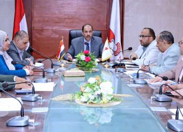 محافظ سوهاج يوجه بالإسراع في تنفيذ حلول عاجلة لمشروع الصرف بقرية قلفاو محافظ سوهاج يوجه بالإسراع في تنفيذ حلول عاجلة لمشروع الصرف بقرية قلفاو