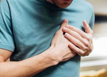 خلال الموجة الحارة.. كيف تحافظ على صحة قلبك؟ (اهتم بقدميك واستخدم واقيا) خلال الموجة الحارة.. كيف تحافظ على صحة قلبك؟ (اهتم بقدميك واستخدم واقيا)