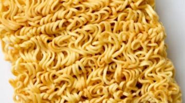 مخاطر صحية فى تناول الشعرية سريعة التحضير .. توقف عنها فورا