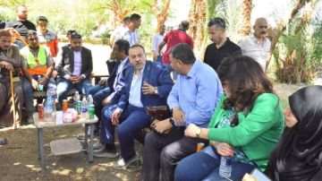 بريد وإسعاف.. محافظ أسيوط يناقش مع أهالي عرب مطير احتياجات القرية بريد وإسعاف.. محافظ أسيوط يناقش مع أهالي عرب مطير احتياجات القرية