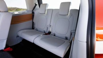 بسبب عيب غريب.. فولكس فاجن تستدعي سيارتها الكهربائية ID.Buzz