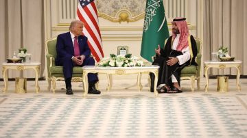 خبير يكشف سبب اختيار ترامب لزيارة السعودية في أول رحلة بولايته الثانية خبير يكشف سبب اختيار ترامب لزيارة السعودية في أول رحلة بولايته الثانية