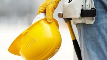 أبرزهم العمالة المنزلية.. المستثنون من تطبيق قانون العمل الجديد