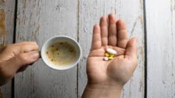9 أدوية لا يجب عليك خلطها مع القهوة أبدا
