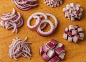  صدمة لربات البيوت .. شكل تقطيع البصل يغير من نكهته وقوامه ورائحته