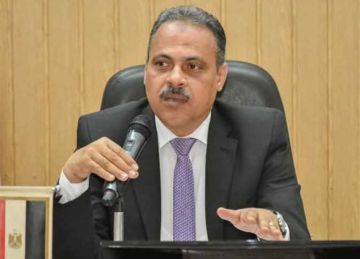 لعدم تواجدهم بمقر العمل.. محافظ الشرقية يحيل 14 من العاملين بالوحدات المحلية للتحقيق