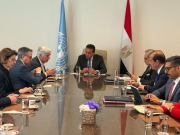 وزير الصحة يناقش آخر مستجدات ملفات التعاون المشترك مع ممثلي البنك الدولي