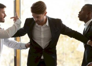 يمتلكون أجمل القلوب.. 3 أبراج قلوبها بيضاء تساعد الآخرين يمتلكون أجمل القلوب.. 3 أبراج قلوبها بيضاء تساعد الآخرين