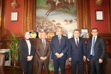 التفاصيل الكاملة لزيارة وفد حكومي أوزبكي لمركز بحوث الصحراء وتفقد جهوده في سيناء.. صور